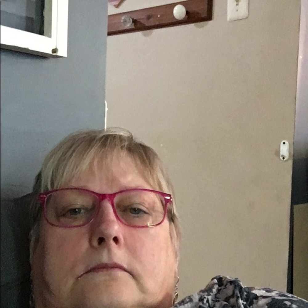 Meet your Posher, Marisa